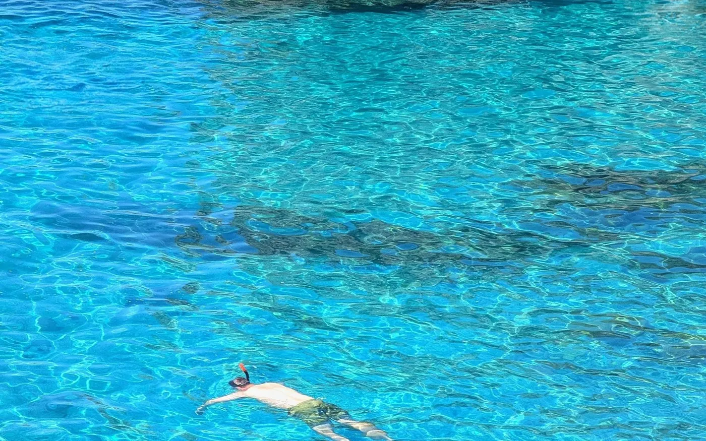 Snorkeling on the Amalfi Coast and Capri: Best Spots, Sea Caves and Skipper Tips